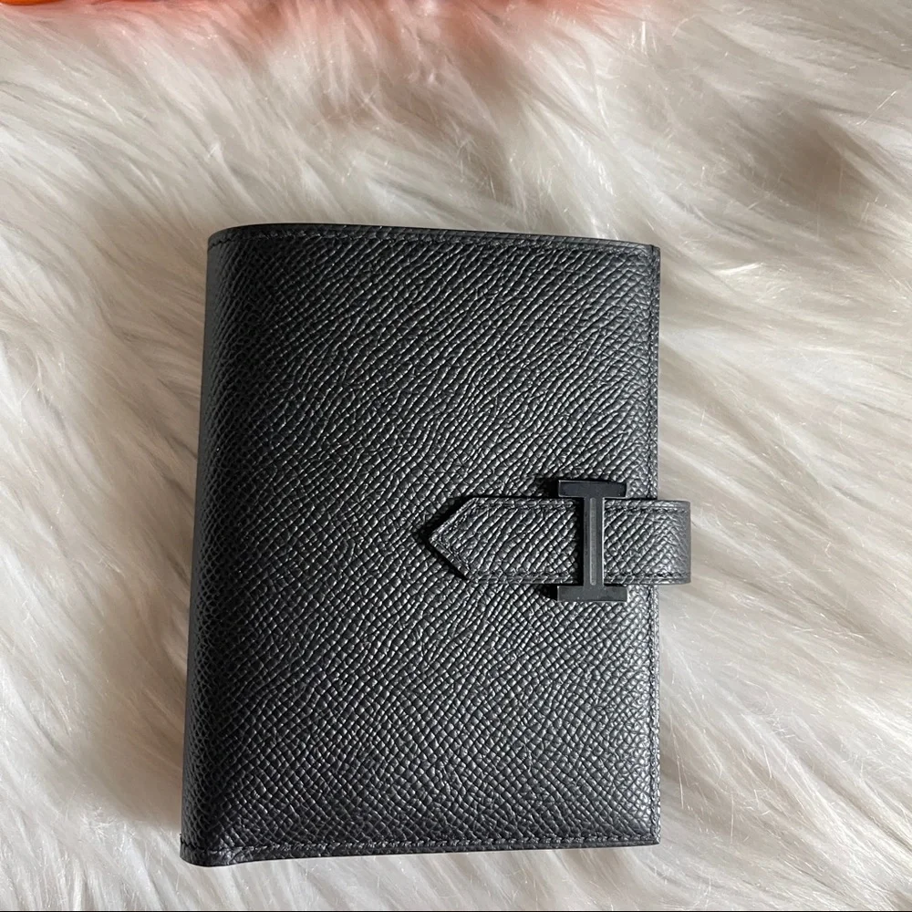 New Hermès So Black Bearn Compact monochrome Wallet